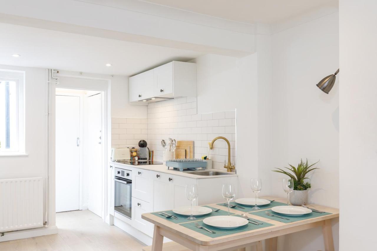 Central Quiet Cottage. Walk To Shops, Bars & Beach Hove Buitenkant foto